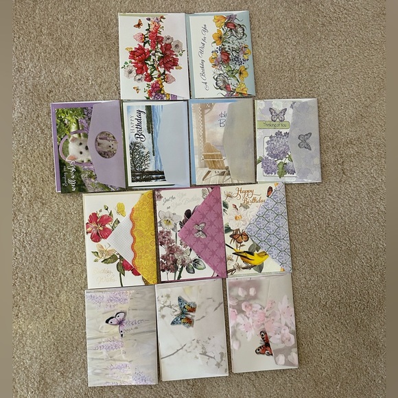 New 12 of different brand of cards with envelopes. - Picture 2 of 7